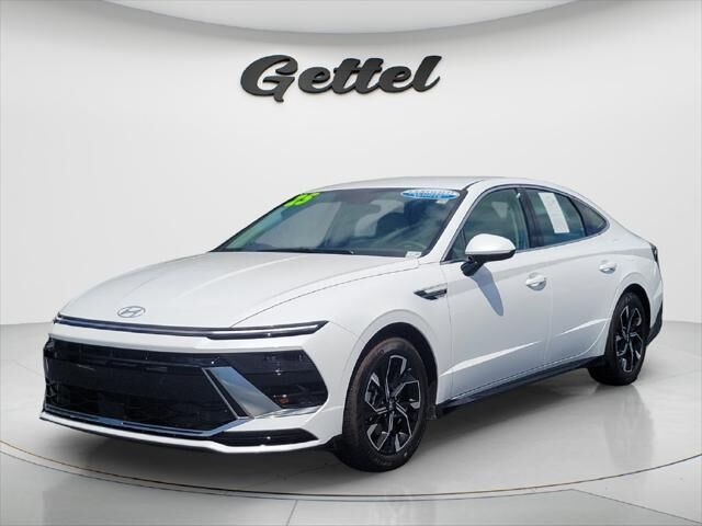 2025 Hyundai SONATA SEL — photo 1 of 13