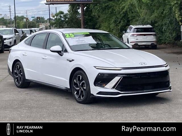 2025 Hyundai SONATA SEL — photo 1 of 13