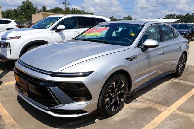 2025 Hyundai SONATA SEL — photo 1 of 17