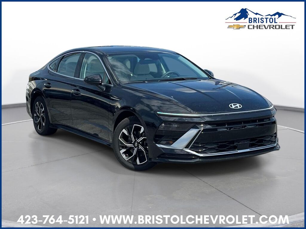 2025 Hyundai SONATA SEL — photo 1 of 13