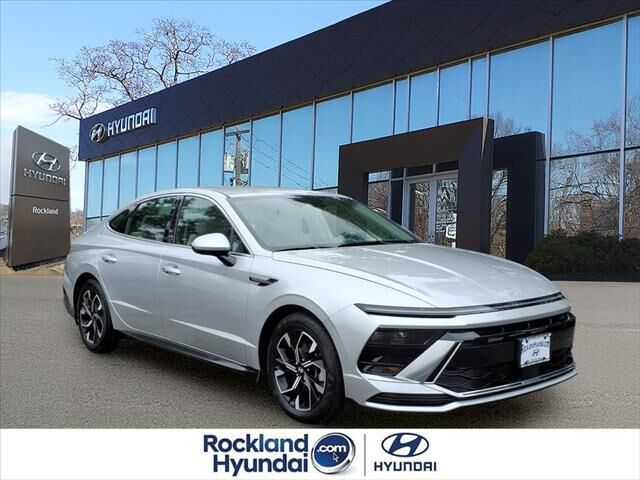 2025 Hyundai SONATA SEL — photo 1 of 12