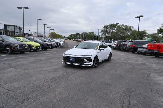 2025 Hyundai SONATA SEL — photo 1 of 13