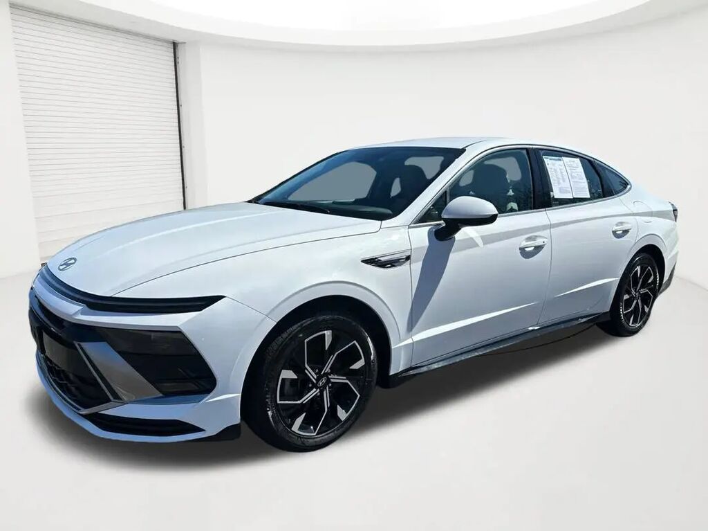 2024 Hyundai SONATA SEL — photo 1 of 13