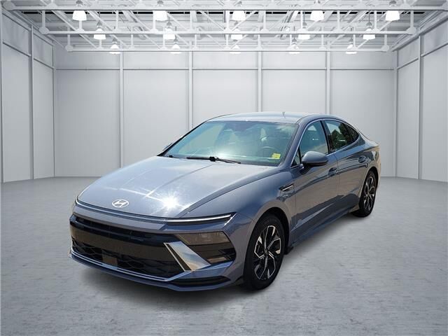 2025 Hyundai SONATA SEL — photo 1 of 13