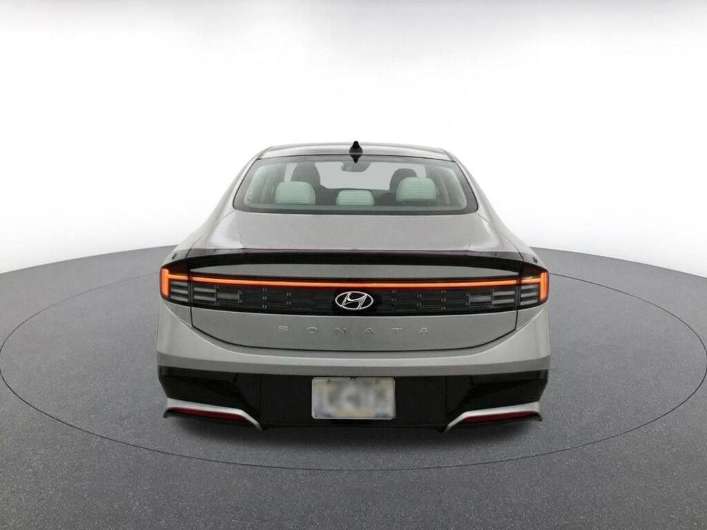 2025 Hyundai Sonata SEL — photo 1 of 1