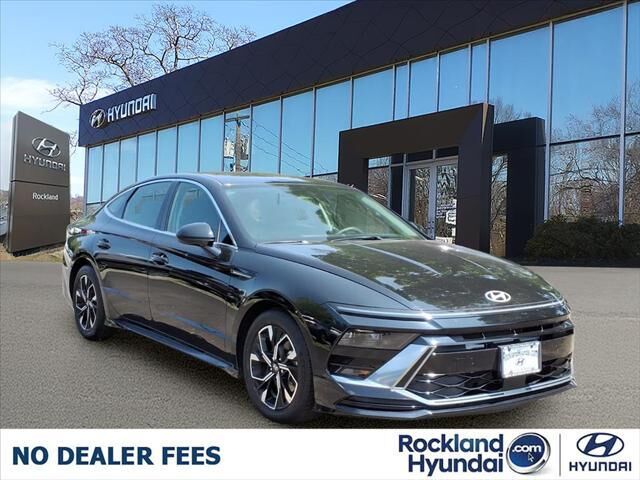 2024 Hyundai SONATA SEL — photo 1 of 12
