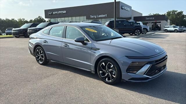 2025 Hyundai SONATA SEL — photo 1 of 13