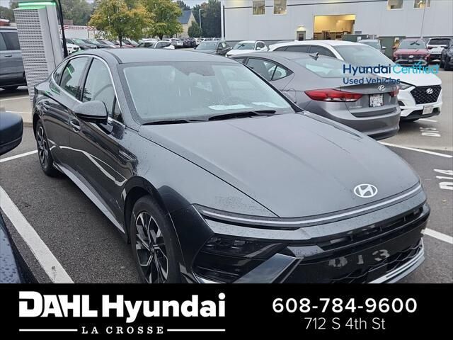 2025 Hyundai SONATA SEL — photo 1 of 13