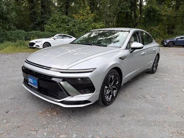 2025 Hyundai SONATA SEL — photo 1 of 13