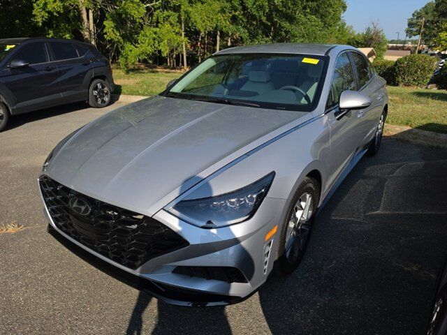 2023 Hyundai Sonata SEL — photo 1 of 1