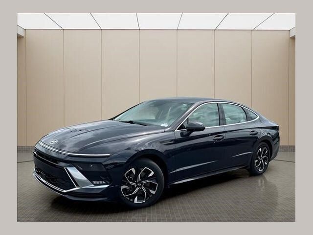 2024 Hyundai SONATA SEL — photo 1 of 10