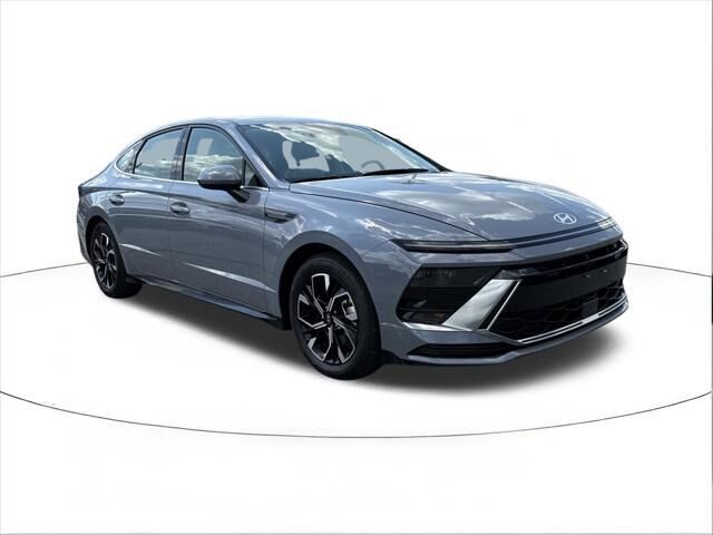 2025 Hyundai SONATA SEL — photo 1 of 13