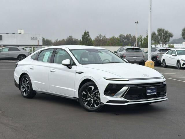 2025 Hyundai SONATA SEL — photo 1 of 8