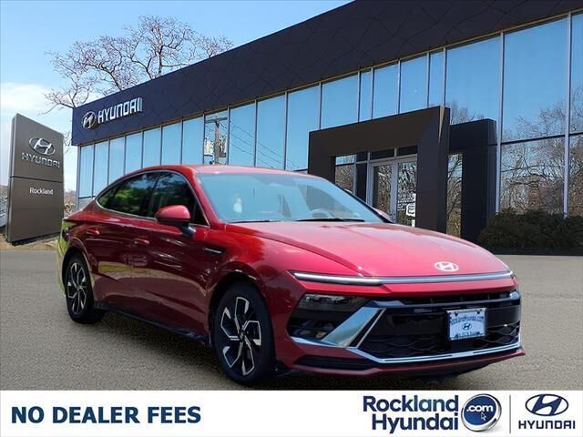 2024 Hyundai SONATA SEL — photo 1 of 12