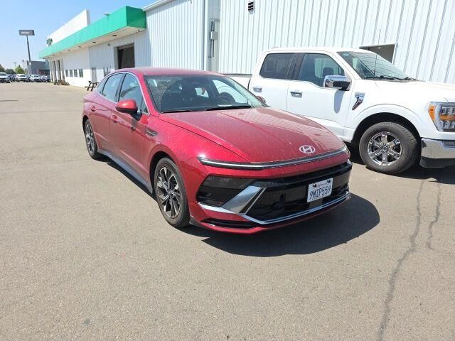 2024 Hyundai SONATA SEL — photo 1 of 10