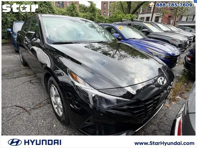 2021 Hyundai ELANTRA SE — photo 1 of 12