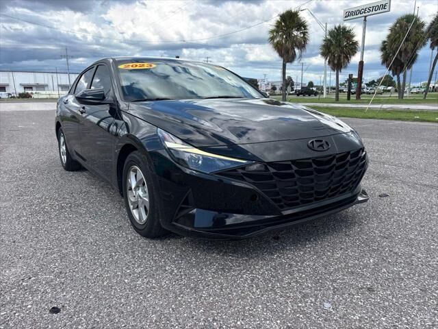 2023 Hyundai ELANTRA SE — photo 1 of 13