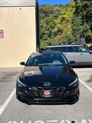 2023 Hyundai ELANTRA SE