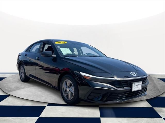 2024 Hyundai ELANTRA SE