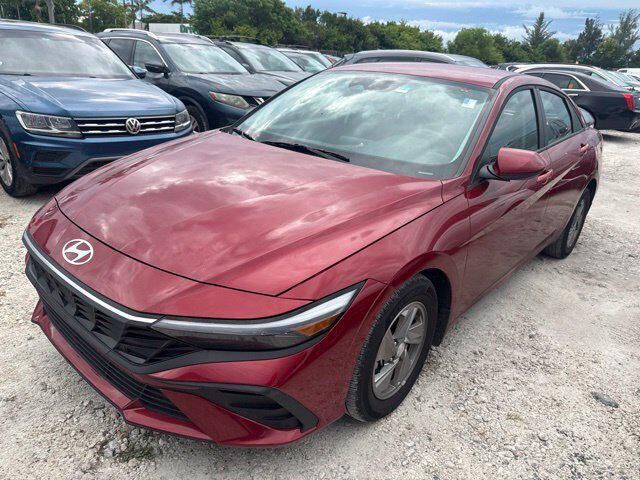 2025 Hyundai ELANTRA SE — photo 1 of 13