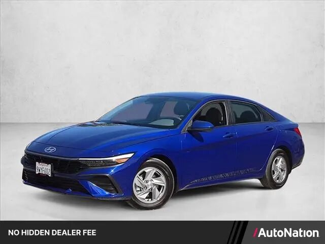 2025 Hyundai ELANTRA SE