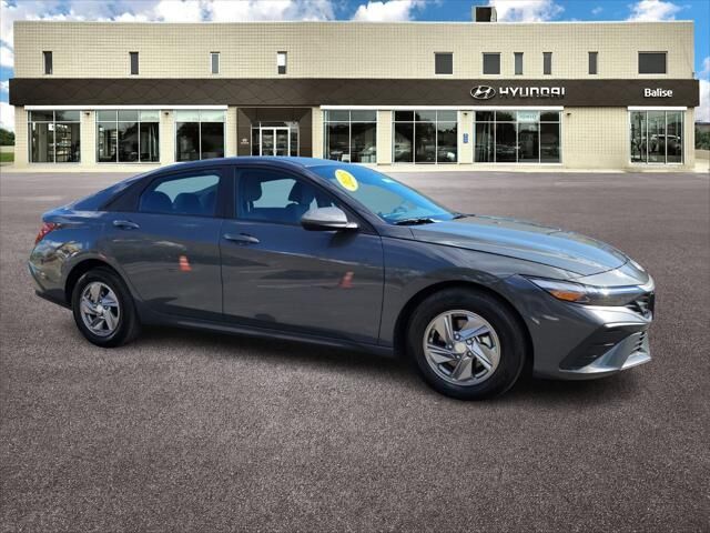 2025 Hyundai ELANTRA SE