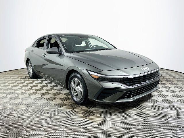 2025 Hyundai ELANTRA SE — photo 1 of 13