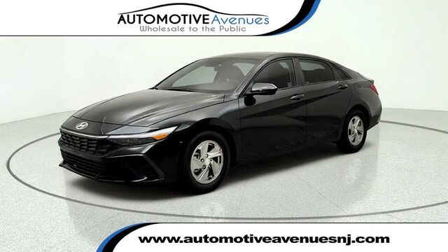 2025 Hyundai ELANTRA SE