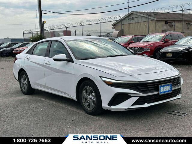 2025 Hyundai ELANTRA SE — photo 1 of 13