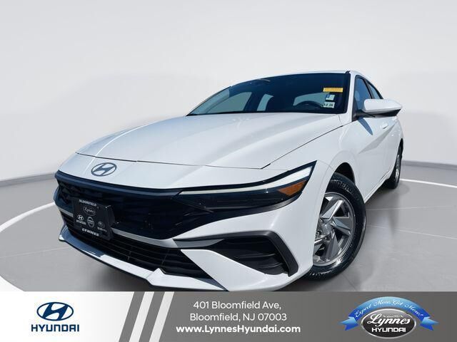 2024 Hyundai ELANTRA SE — photo 1 of 13