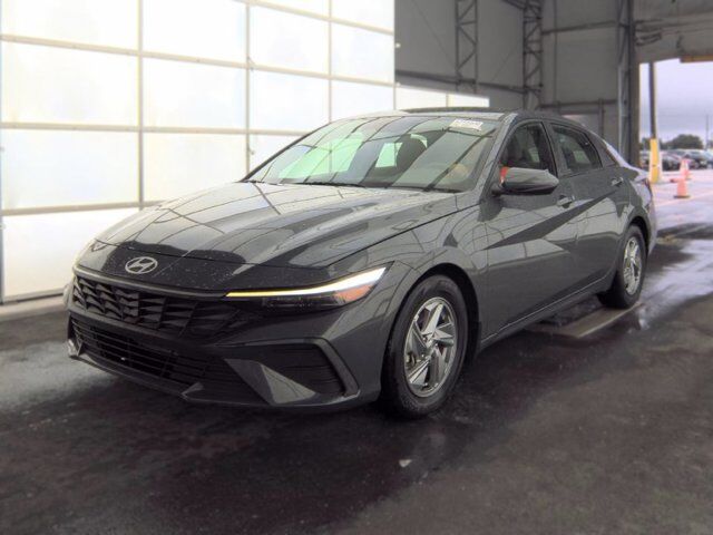 2024 Hyundai Elantra SE