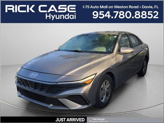 2024 Hyundai ELANTRA SE
