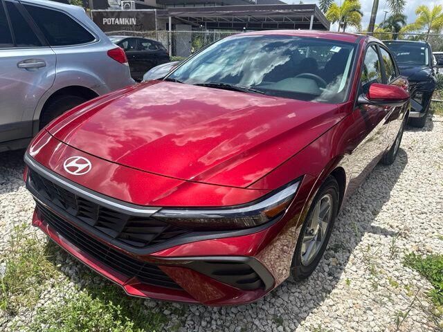 2024 Hyundai ELANTRA SE — photo 1 of 13