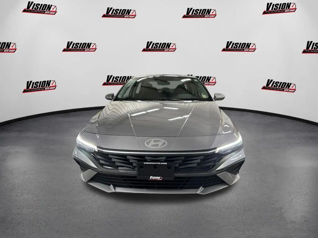 2026 Hyundai ELANTRA SE — photo 1 of 12