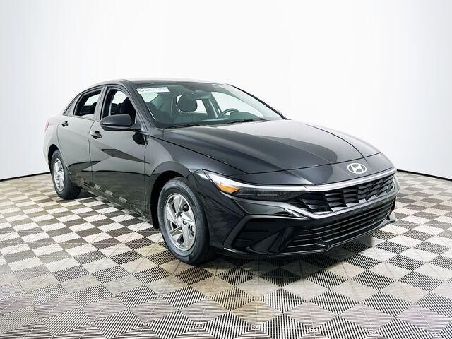 2026 Hyundai ELANTRA SE — photo 1 of 13