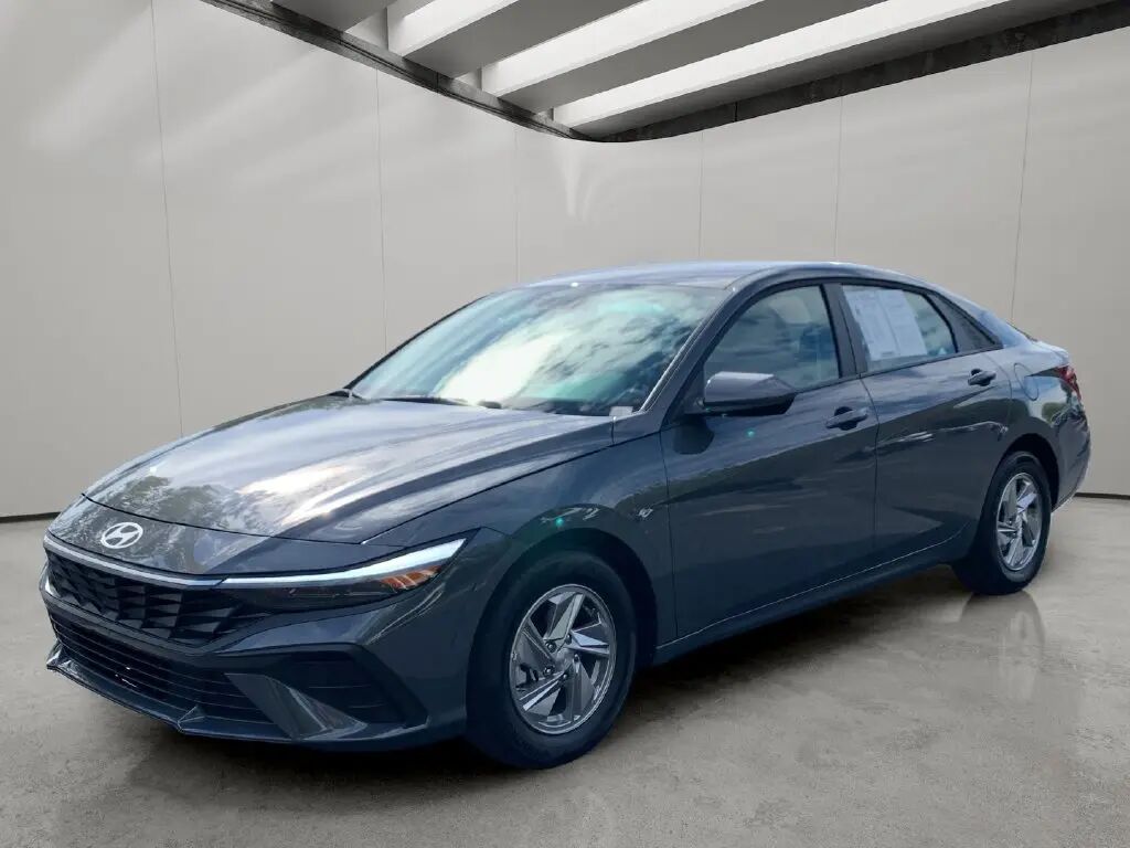 2026 Hyundai ELANTRA SE — photo 1 of 13