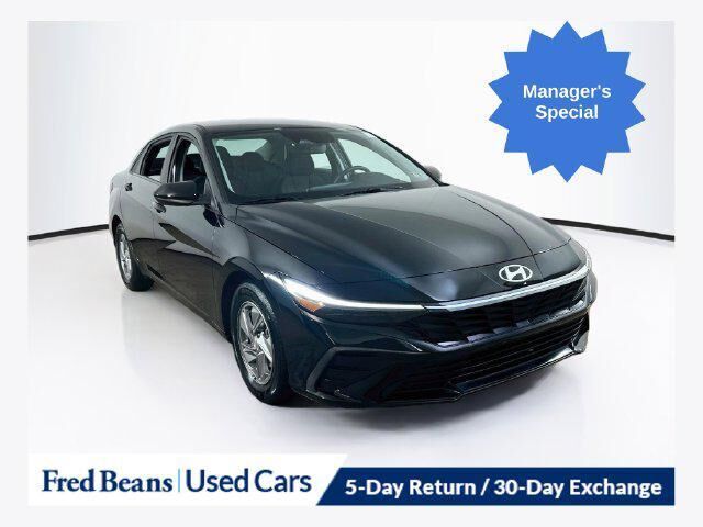 2024 Hyundai ELANTRA SE
