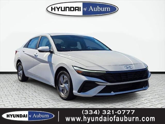 2024 Hyundai ELANTRA SE