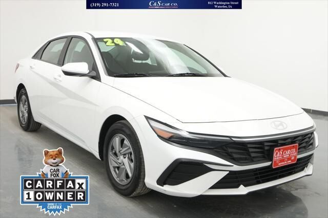 2024 Hyundai ELANTRA SE