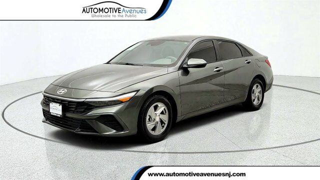 2024 Hyundai Elantra SE