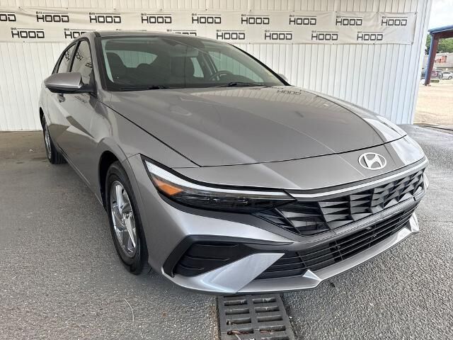 2025 Hyundai ELANTRA SE — photo 1 of 13