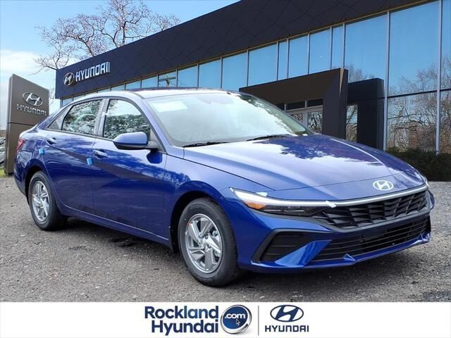 2025 Hyundai ELANTRA SE — photo 1 of 13