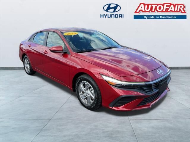 2025 Hyundai ELANTRA SE