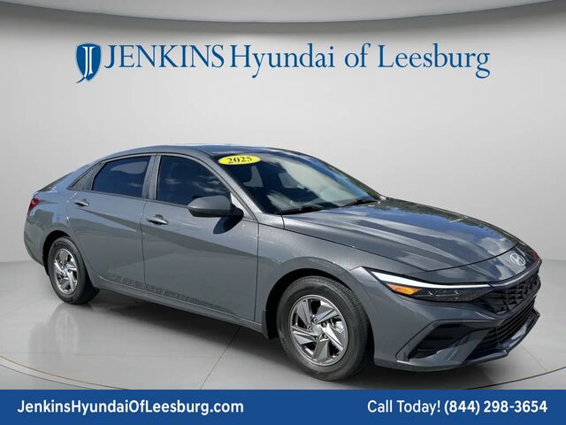 2025 Hyundai ELANTRA SE
