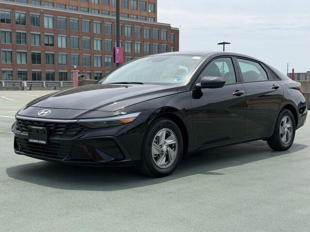 2026 Hyundai ELANTRA SE — photo 1 of 13