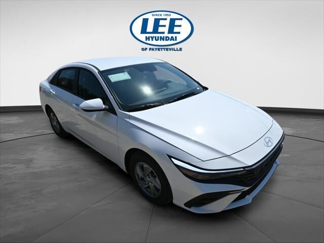 2025 Hyundai ELANTRA SE — photo 1 of 13