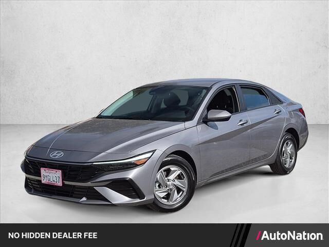 2025 Hyundai ELANTRA SE