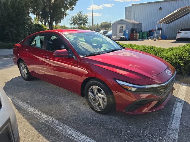 2026 Hyundai ELANTRA SE