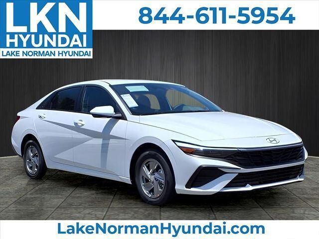 2026 Hyundai ELANTRA SE — photo 1 of 13