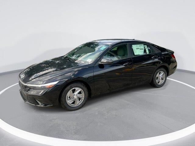 2026 Hyundai ELANTRA SE — photo 1 of 18